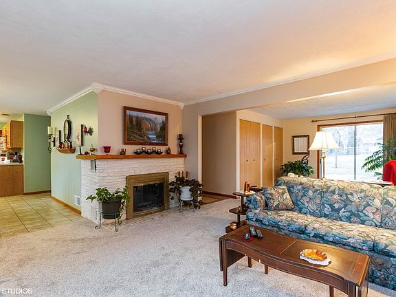 4th image of 27 Oakwood Dr