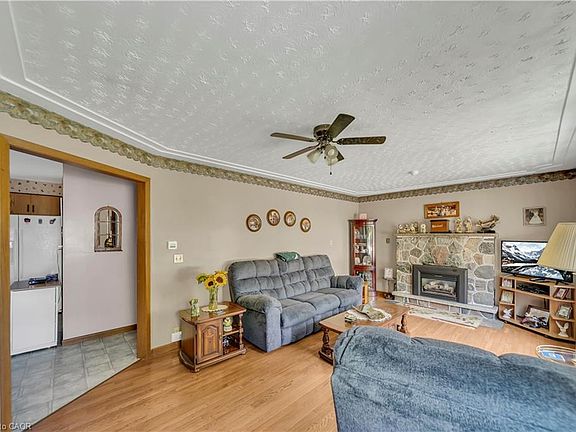 5th image of 5427 Perth Rd