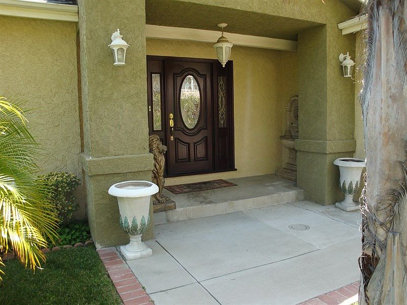 2nd image of 3520 Paraiso Way