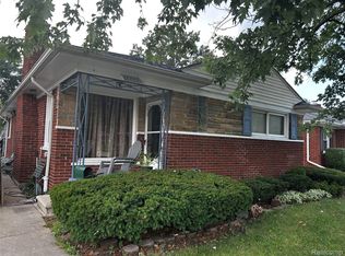 18721 Chandler Park Dr, Grosse Pointe, MI 48236