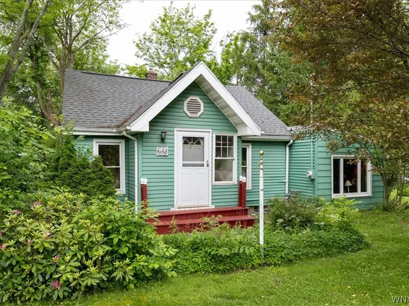 6168 McKinley Pkwy, Hamburg, NY 14075