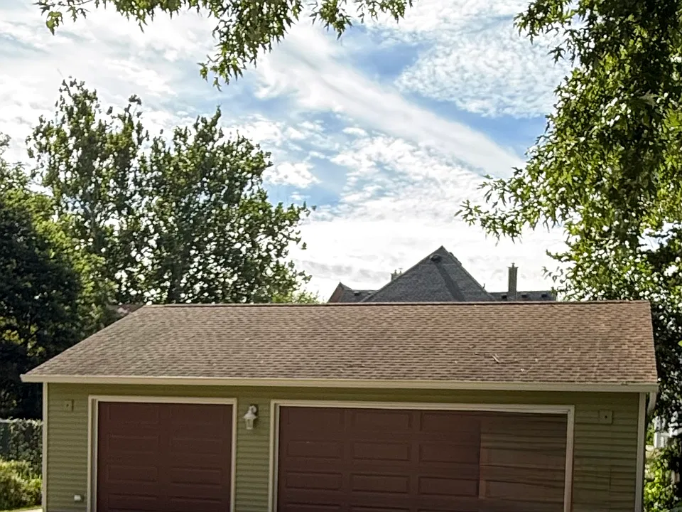 2-car garage with opener