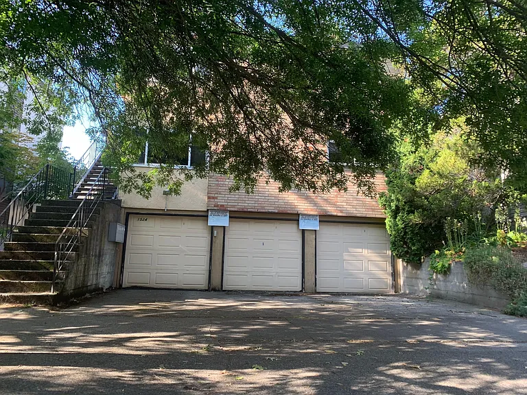 1524 NW 52nd St #3 — Photo 2