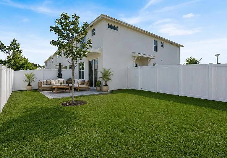 4246 Lagoon Shore Dr — Photo 7
