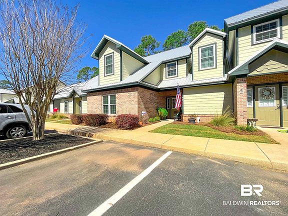 5th image of 444 Clubhouse Dr