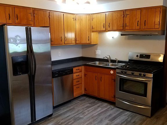 Kitchen with Ceramic Floor