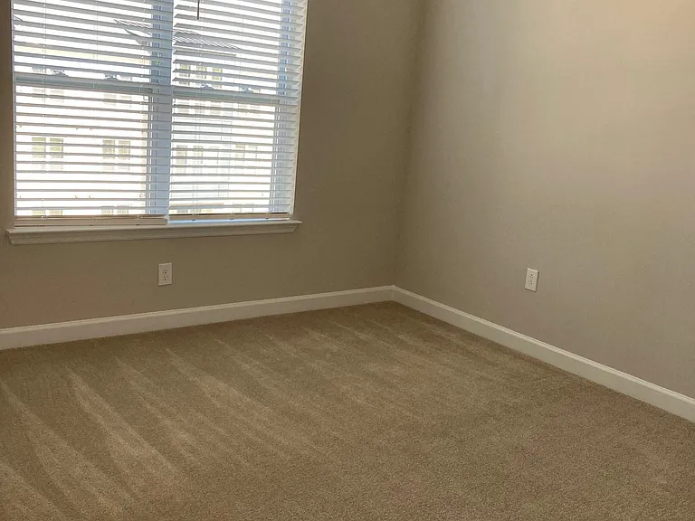 Clairmont at Trinity — Photo 170