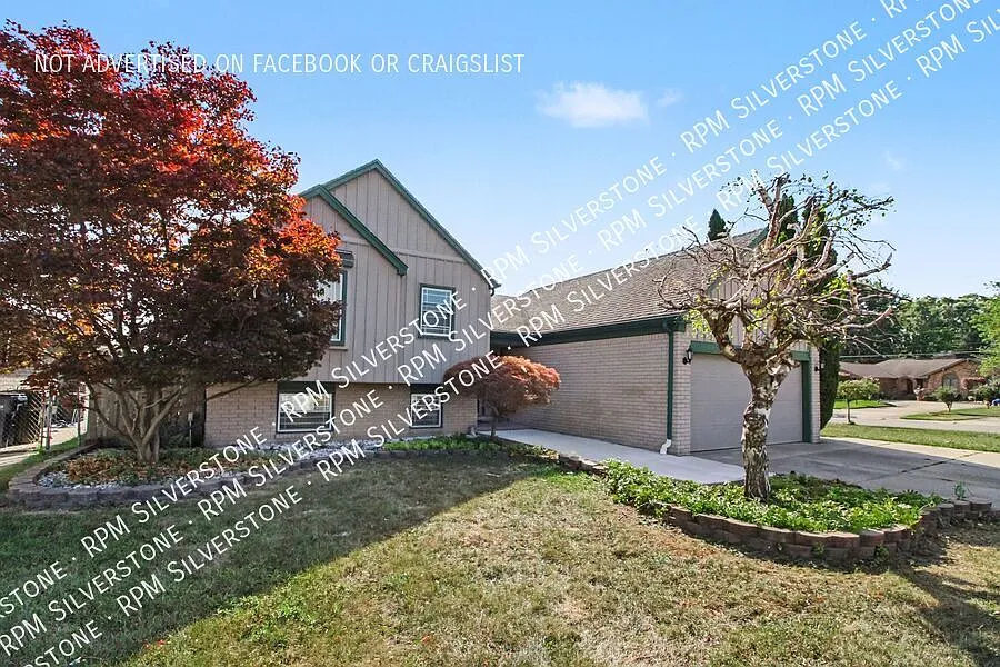 Spacious 4-bedroom — Photo 4