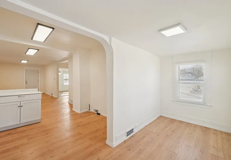 7350 Globe St — Photo 11