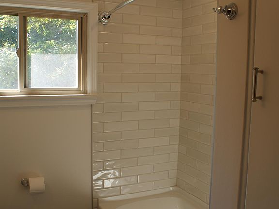 2nd image of 2617 Glenview Ave