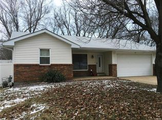 17 Westwood Estates Dr, Saint Peters, MO 63376