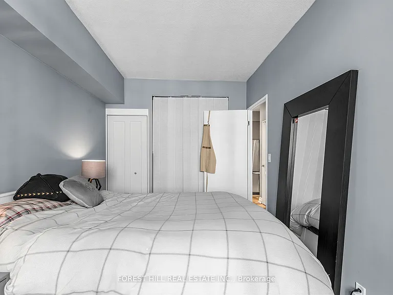 70 Alexander St #804 — Photo 17