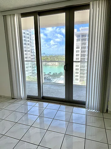 5701 Collins Ave Photo 1