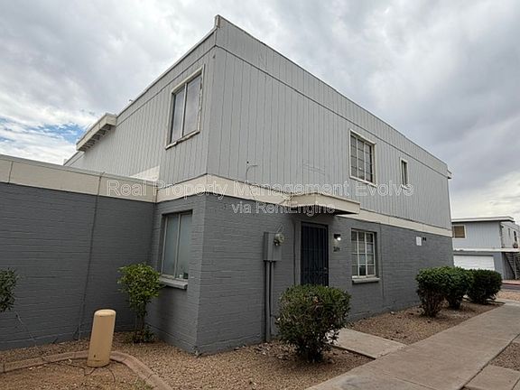 2nd image of 2689 W Ocotillo Rd