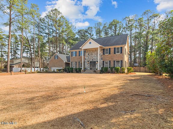2nd image of 1105 Greenway Drive