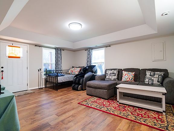 3rd image of 1670 White Rd