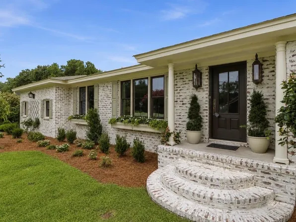 301 Land O Pines Cir, Moncks Corner, SC 29461