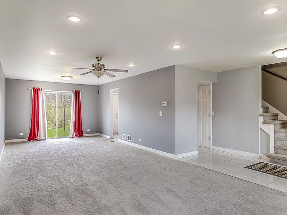 4th image of 820 Lexington Cir