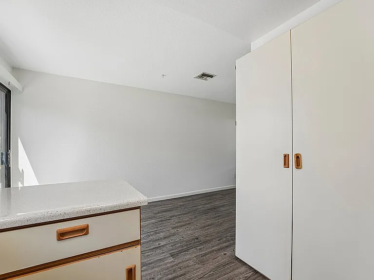 24-web-or-mls-403-425 Junction Ave 109A-S1807-022