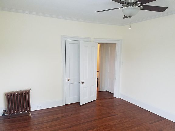 Large bedroom 1