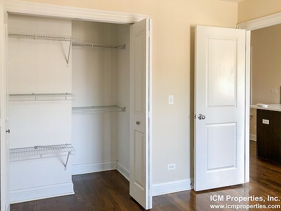 4th image of 3709 N Wilton Ave #37113