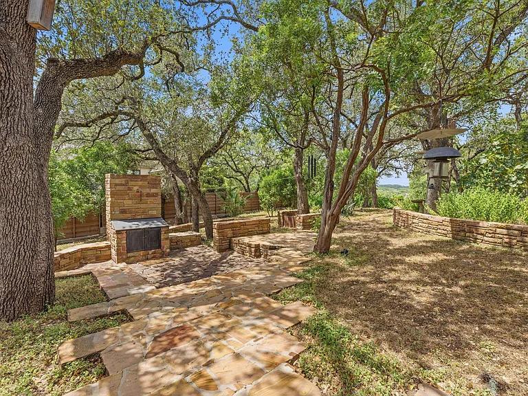 407 Almarion Dr — Photo 30