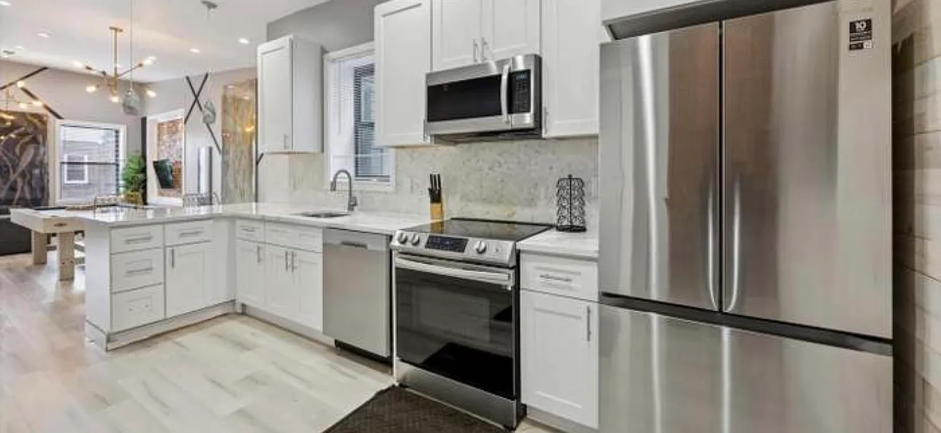 1 bed, 900 sqft, $1,600 — Photo 1