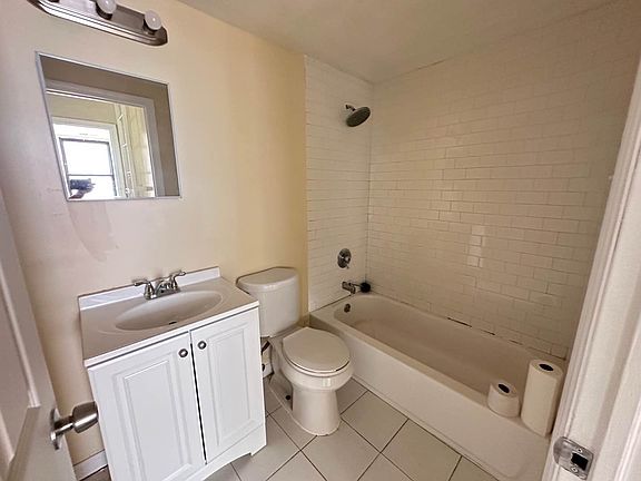 4th image of 2000 Mapes Ave Unit 2
