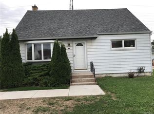 84 W Melcourt Dr, Buffalo, NY 14225