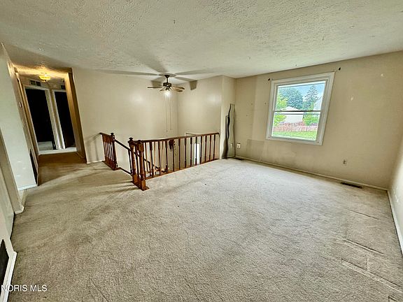 3rd image of 5445 Thornbrook Trl