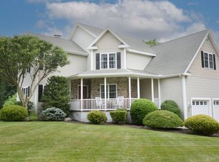 172 Pond St, Uxbridge, MA 01569