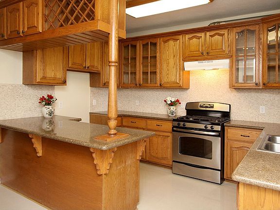 3rd image of 1501 El Sereno Ave