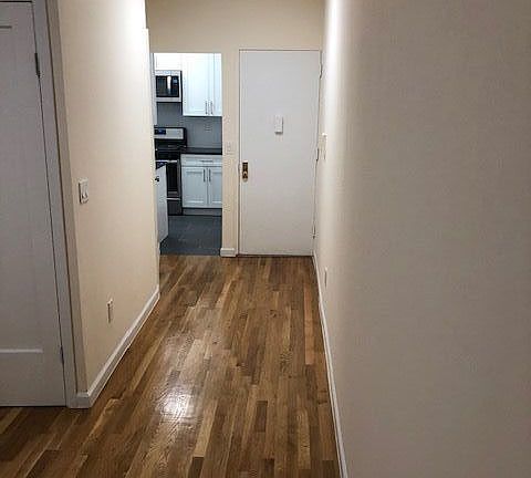 3rd image of 256 E 89th St APT 3