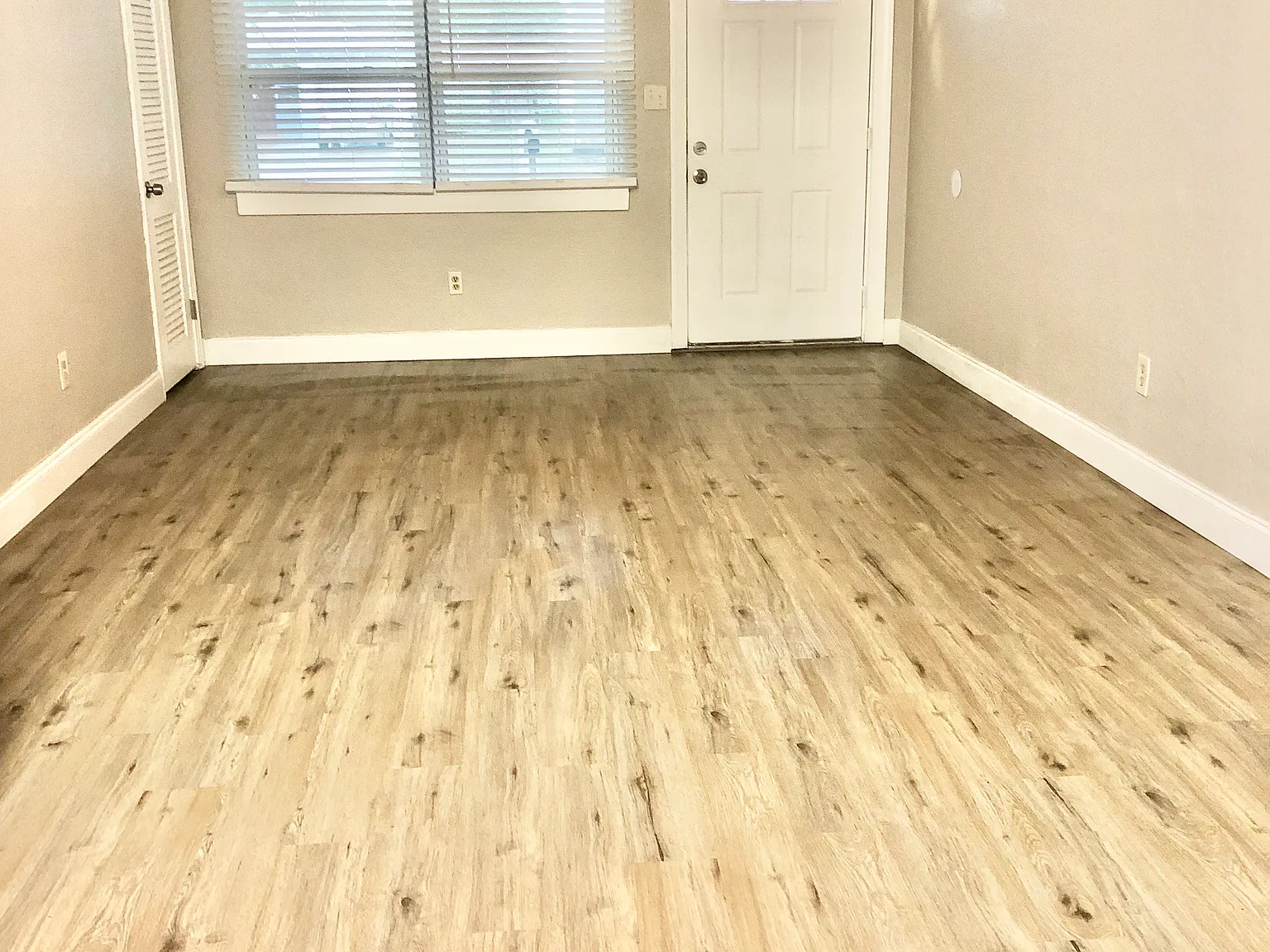 3 bed, 1250 sqft, $1,900 — Photo 4