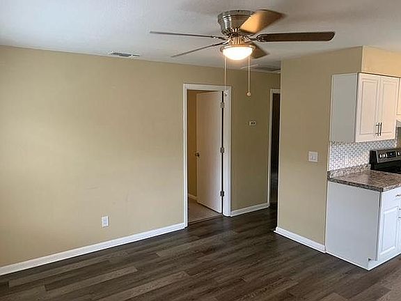 4th image of 1311 W La Salle St APT A