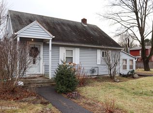 10 Van Wormer Dr, Altamont, NY 12009