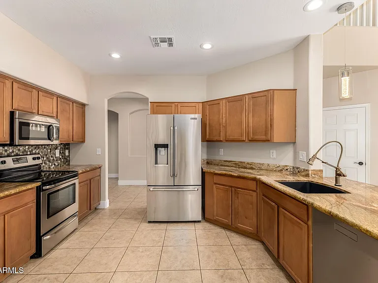 10625 E Knowles Ave — Photo 11