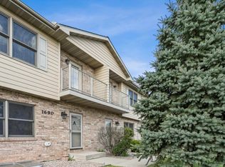 1690 Drum Corps Dr APT A, Menasha, WI 54952