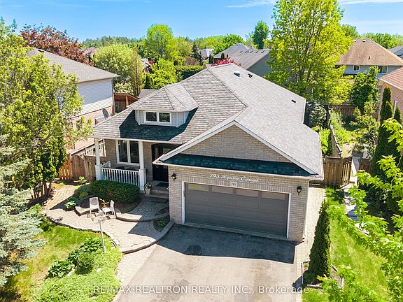 3rd image of 195 Ryerson Cres