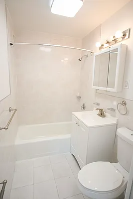 Rented by Bohemia Realty Group | media 12