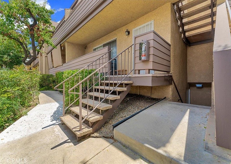 1st image of 14829 Sherman Way Unit 1