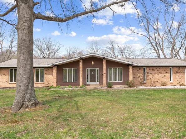 1829 Hermitage Pl, Imperial, MO 63052