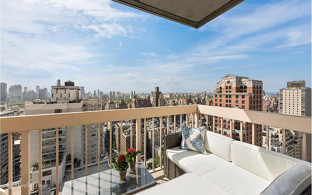 Sold by Douglas Elliman | media 5