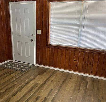 5th image of 2219 SE 15th St