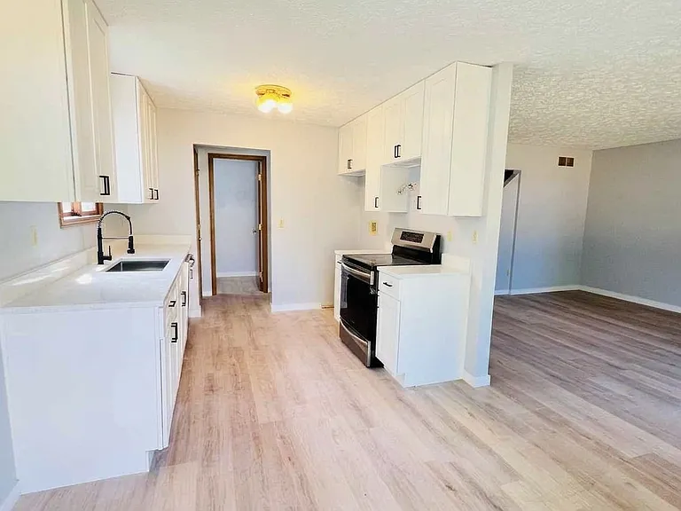 431 S Village Ct #1 — Photo 4