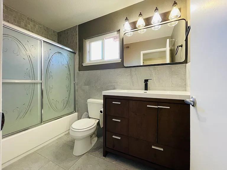 5695 Seifert Ave — Photo 12