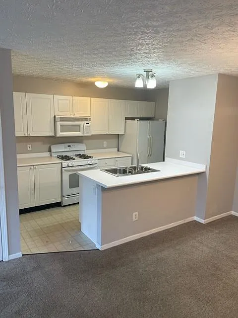 2 bed, 1280 sqft, $1,495 — Photo 2