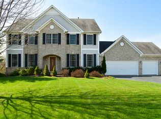 5689 Caribou Ln, Hoffman Estates, IL 60192