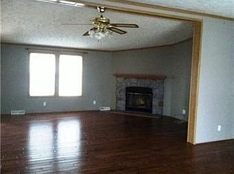 3rd image of 38 Shady Hollow Dr
