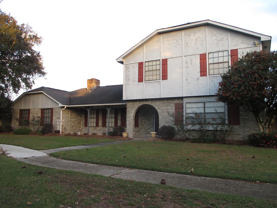 1st image of 209 Tallwood Dr